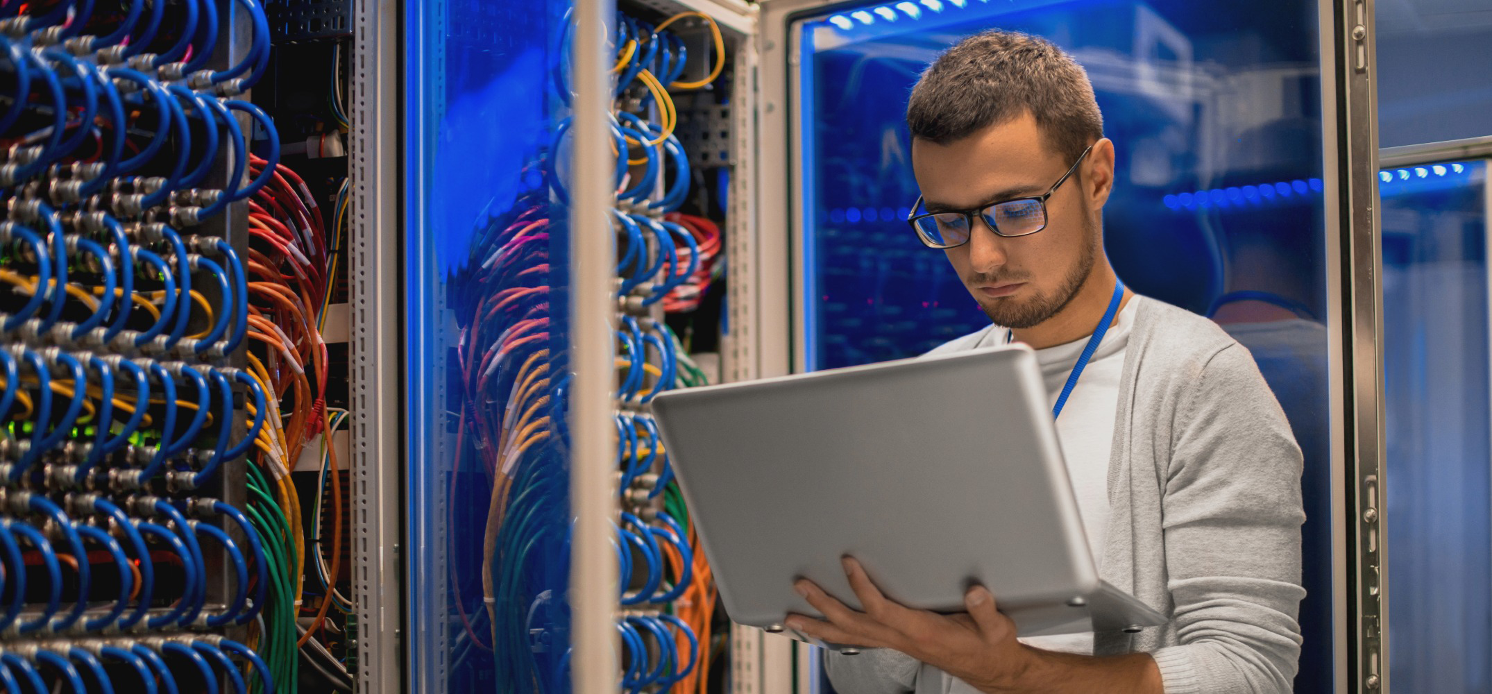 Комплексни решения за киберсигурност от Paraflow за 25 малки и средни предприятия